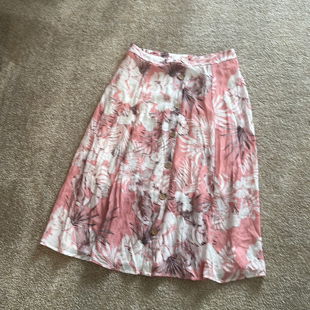 NWT Cute Pink Floral Skirt